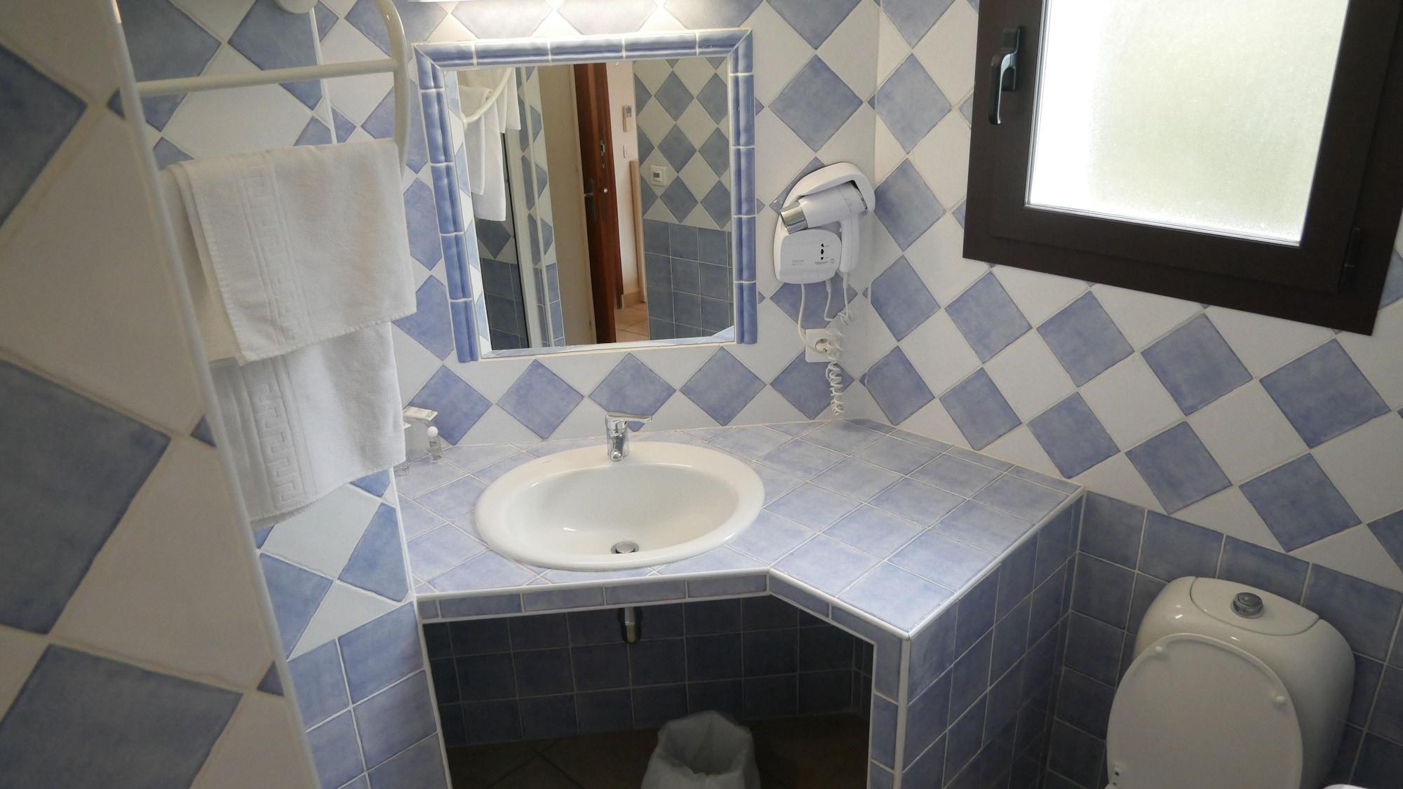Corsica Hostel Porto-Vecchio, Partie Dortoirs Bagian luar foto
