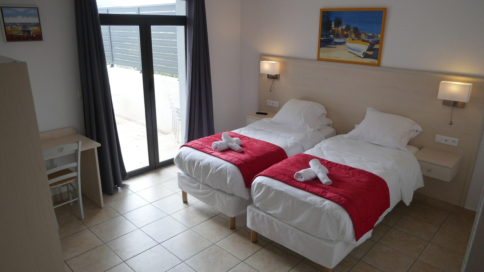 Corsica Hostel Porto-Vecchio, Partie Dortoirs Bagian luar foto
