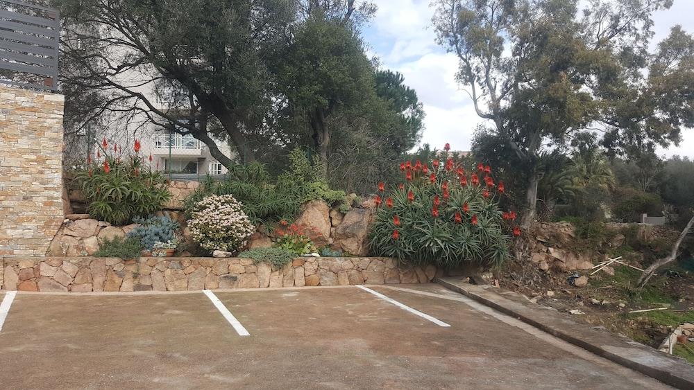 Corsica Hostel Porto-Vecchio, Partie Dortoirs Bagian luar foto