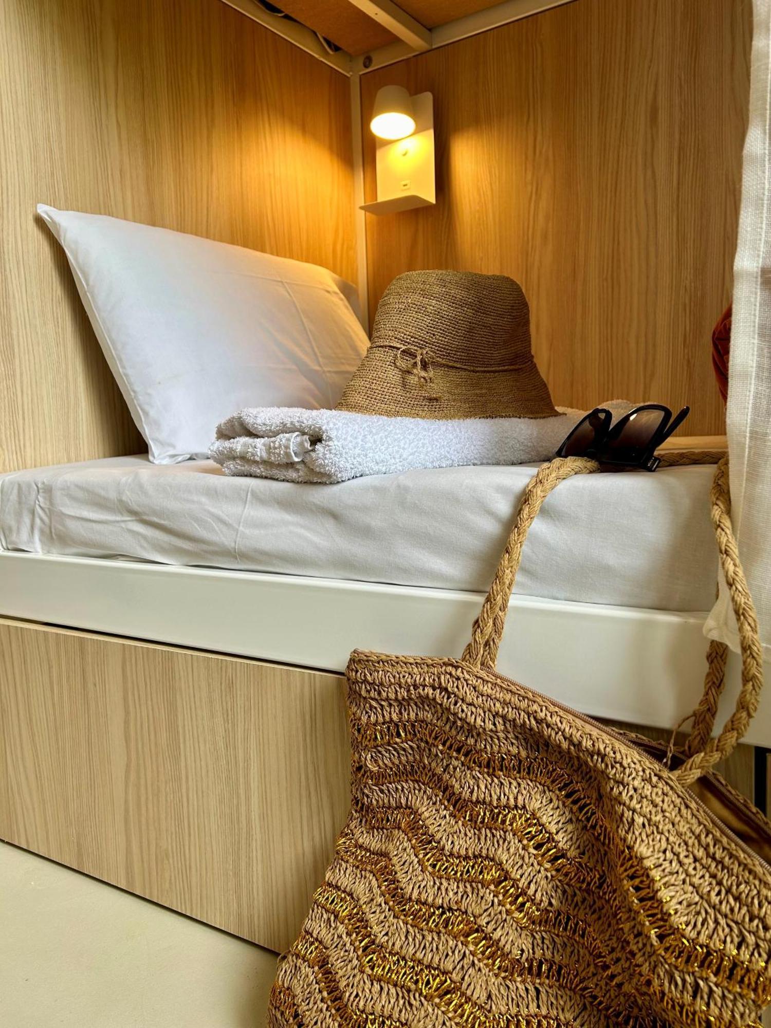 Corsica Hostel Porto-Vecchio, Partie Dortoirs Bagian luar foto