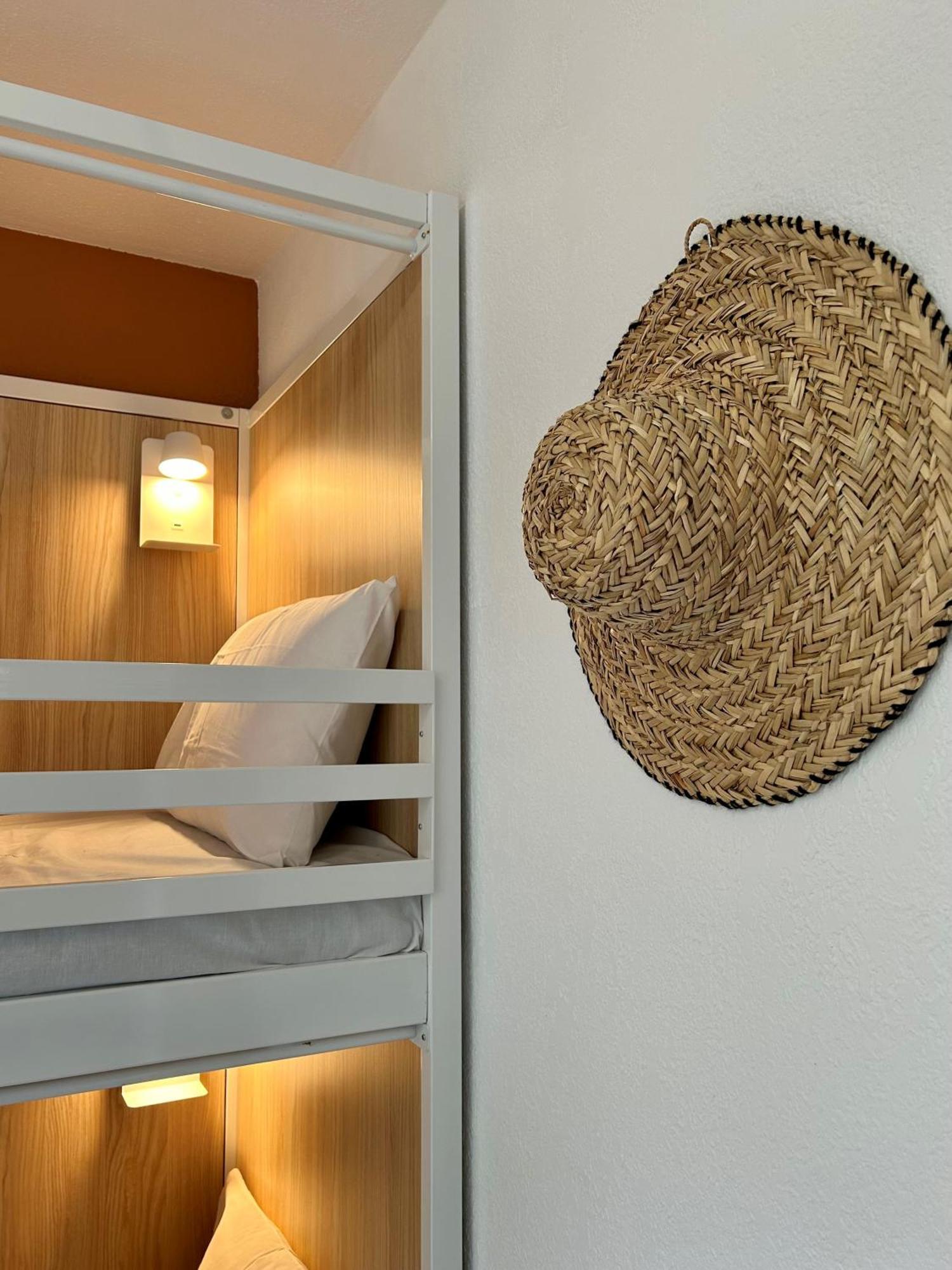 Corsica Hostel Porto-Vecchio, Partie Dortoirs Bagian luar foto